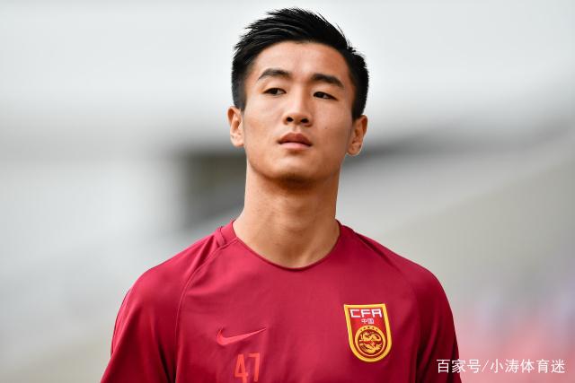 巴西男足包机“水门礼” 启程前往美国